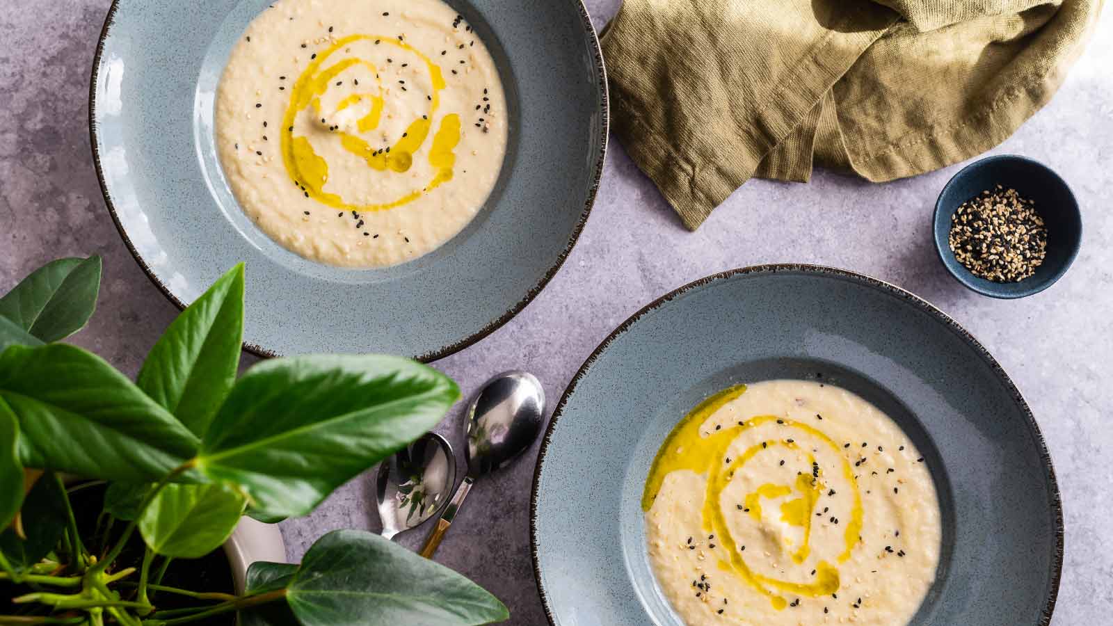 Sopa de espargos brancos assados no forno