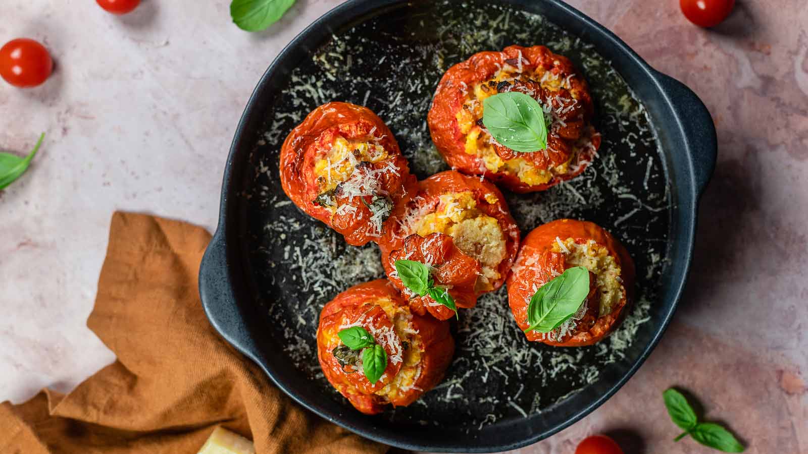 Tomate recheado com ricotta