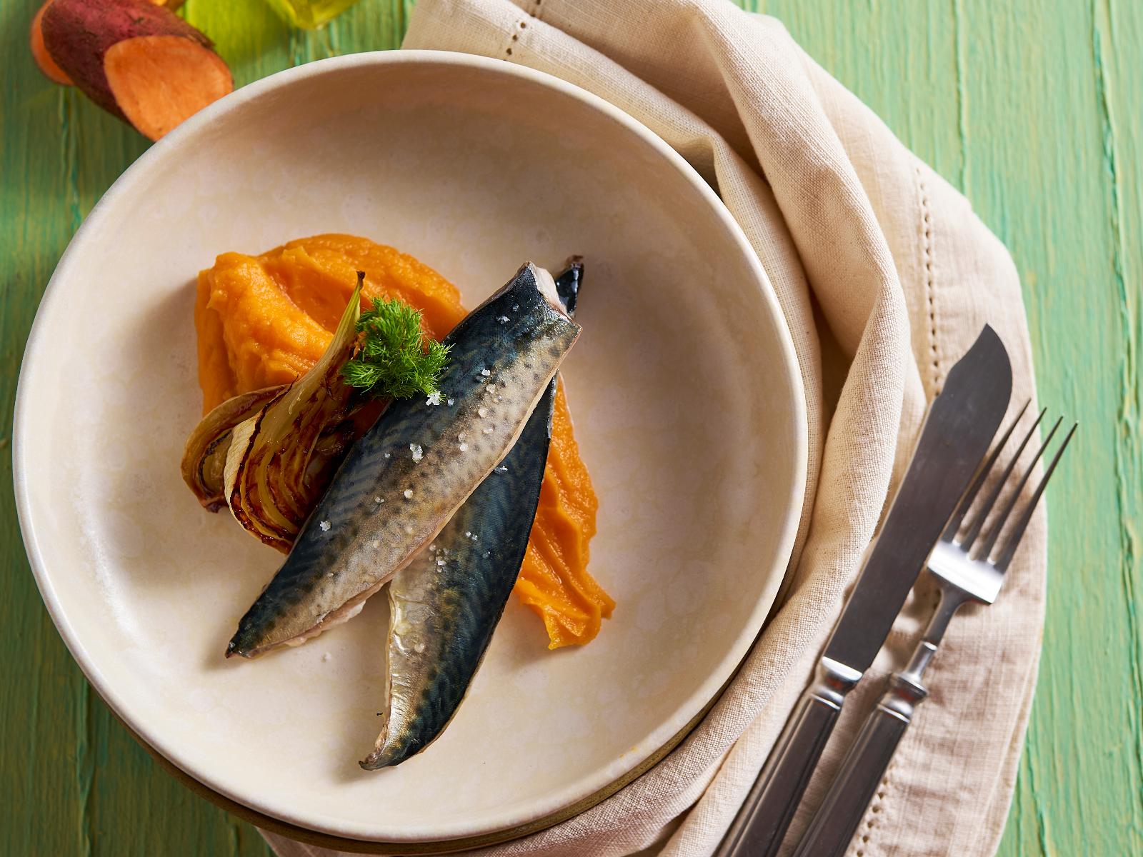 Filetes de Cavala com Batata-doce e Funcho Assado